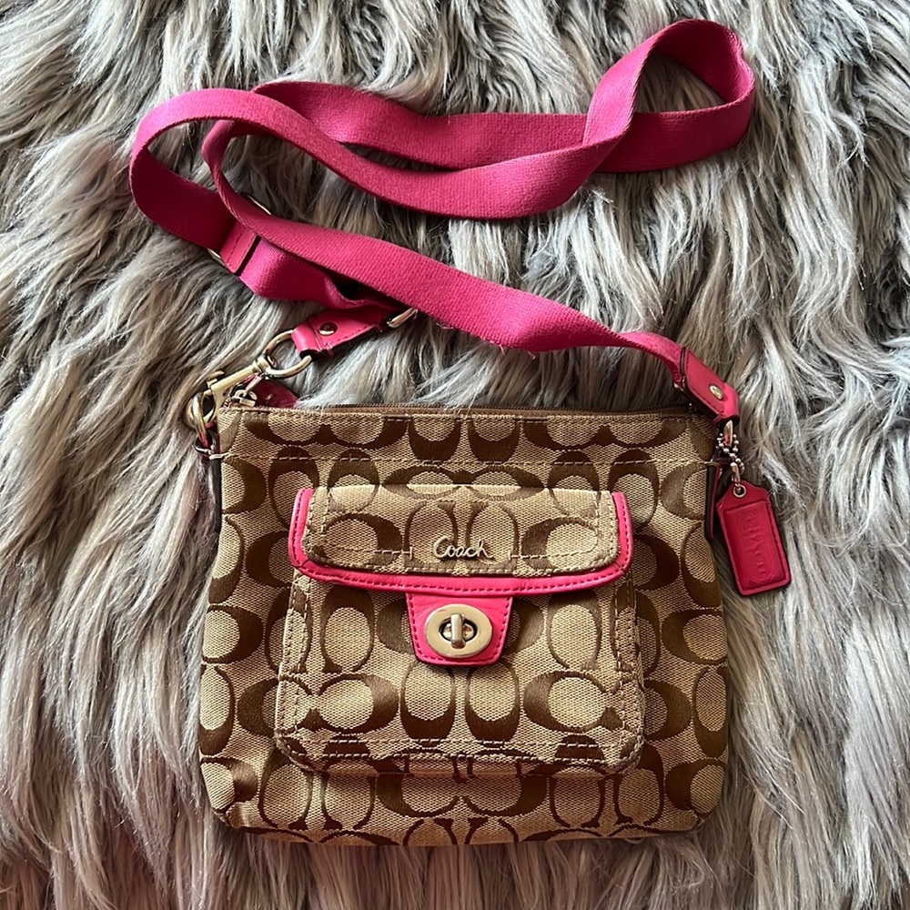 Vintage Y2K style Coach shoulder bag.